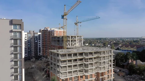 Bir Şehirde Inşaat Halindeki Yüksek Apartmanın Beton Çerçevesinin Havadan Görünüşü — Stok fotoğraf