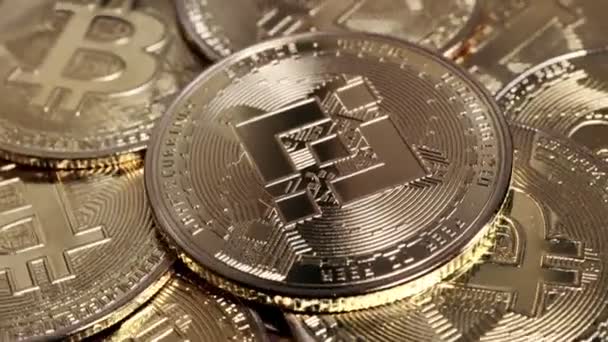 Münzen Kryptowährung Bindung Auf Bitcoins Hintergrund Bnb — Stockvideo