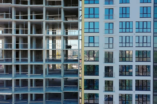 Nşaat Halindeki Yüksek Apartmanın Havadan Görüntüsü Yeni Apartman Cephesinin Birçok — Stok fotoğraf