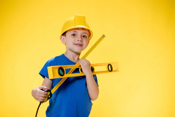 Niño Edad Preescolar Casco Con Nivel Construcción Juega Constructor — Foto de Stock