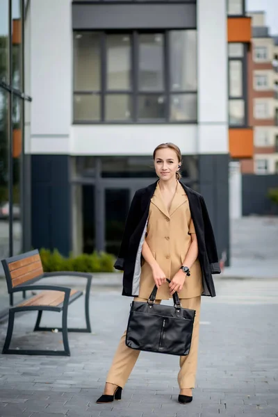 Retrato Linda Mujer Negocios Profesional Posiblemente Contable Arquitecto Mujer Negocios —  Fotos de Stock