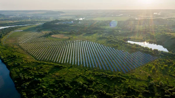 Ansicht Eines Solarkraftwerks Reihen Von Sonnenkollektoren Sonnenkollektoren Draufsicht Draufsicht Eines — Stockfoto