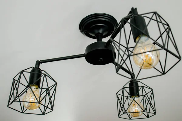 Lampada Geometrica Appesa Soffitto Bianco Lampada Moderna Minimalista Che Completa — Foto Stock