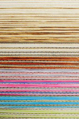 Renkli kumaş arka plan. Yoğun kumaşın renk çeşitliliği. Renk paleti.