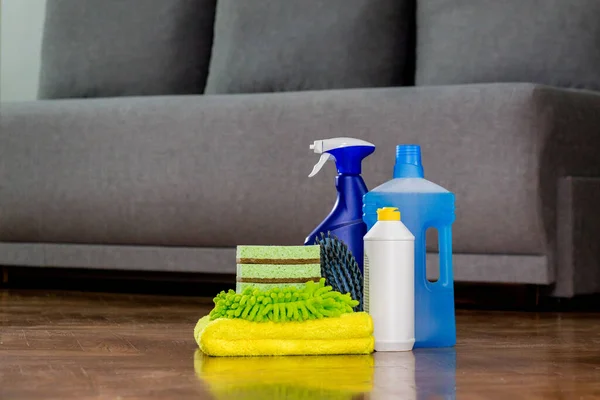 Artículos Limpieza Del Hogar Trapos Suelo Líquidos Químicos Para Limpieza — Foto de Stock
