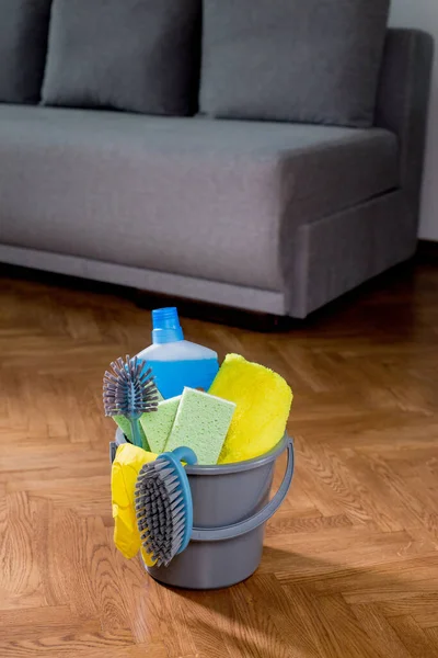 Bucket Cleaning Items House Standing Floor Background Sofa Housework Cleaning — Foto de Stock