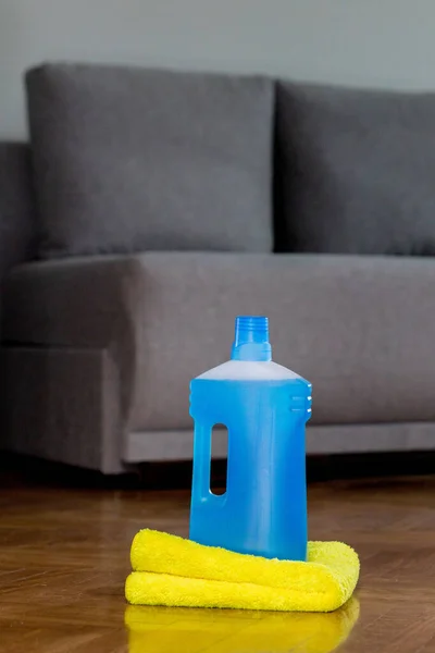 Limpiador Suelo Una Botella Plástico Paño Piso Suelo Parquet Interior — Foto de Stock