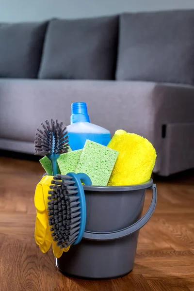 Bucket Cleaning Items House Standing Floor Background Sofa Housework Cleaning — Foto de Stock