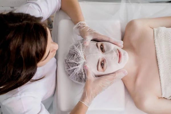 Woman Moisturizing Wrinkle Mask Woman Lying Resting Beauty Salon Spa — Foto de Stock