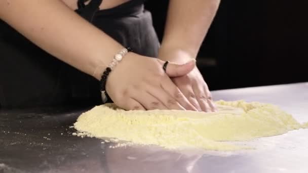 Pizzaiolo Shapes Dough Cornflour Surface Kneads Hand Traditional Pizzeria Kitchen — Stock videók