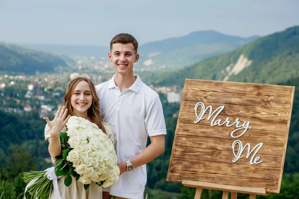Happy Young Couple Making Proposal Background Mountain Landscape She Said — Stock Photo, Image