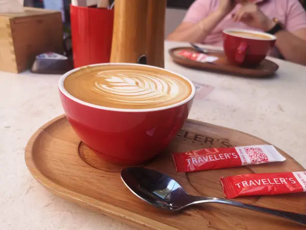 Primer Plano Taza Café Con Capuchino Caliente Símbolo Del Corazón — Foto de Stock