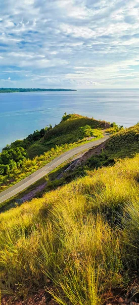 Oceaan Blauwe Lucht Botak Mountain — Stockfoto