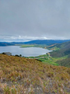 Botak Dağı 'nda Bulut, Gök ve Göl
