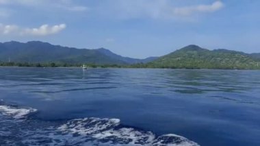 Okyanusu aşıp Lombok Endonezya 'da tatil yapmak için adaya gideceğiz.