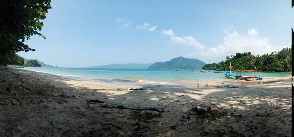 Beautiful Shot Blue Sky Beautiful Beach Sunny Day — Fotografia de Stock