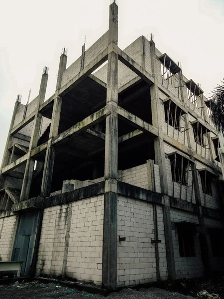 Aesthetic view of the unfinished building