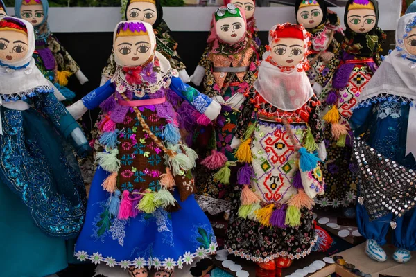 Традиционные Куклы Народной Одежде Турецком Базаре — стоковое фото