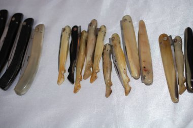 El yapımı avcı bıçağı. Güzel el yapımı bıçak.