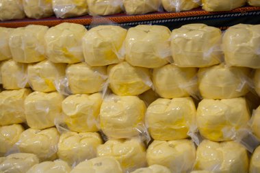 Süt ürünleri gibi tüm blok tereyağı