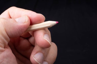 Renkli kalemlerin renk vektör kümesinin çeşitliliği. Çizim ve resim