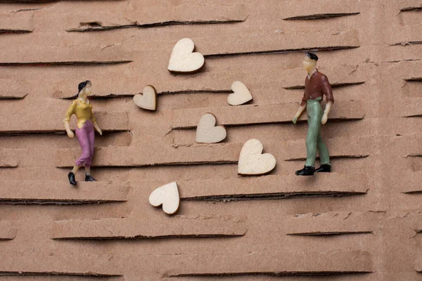 Tiny Figurine Man Woman Miniature Model Heart Love Concept — Stock Photo, Image