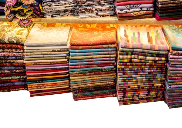 Türk Pazarında Beyaz Zemin Üzerinde Tekstil Kumaş Satışı — Stok fotoğraf