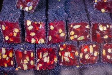 Geleneksel Türk Lokum şekeri ile kaplanmış yumuşak şekerler