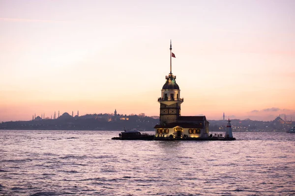 Maidens Tower Gelegen Het Midden Van Bosporus — Stockfoto