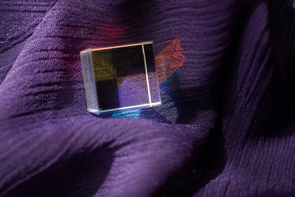Los Cubos Prisma Luminosos Refractan Luz Diferentes Colores — Foto de Stock
