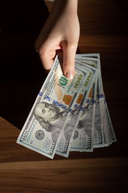 Dolar banknotları. Amerikan parası. 100 dolarlık banknotlar. Mali ve ekonomik kriz