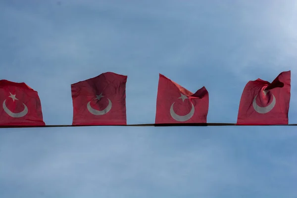 Bandeiras Nacionais Turcas Com Estrela Branca Lua Céu — Fotografia de Stock