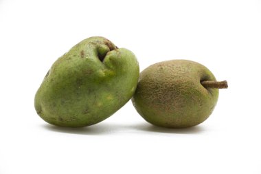 Beyaz arka plan üzerinde izole zeytin..