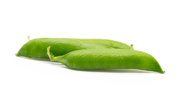 白い背景に隔離されたエンドウ豆またはエンドウ豆の野菜 — ストック写真