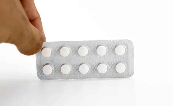 Białe Tabletki Arkuszach Opakowaniowych Izolować Białym Tle — Zdjęcie stockowe