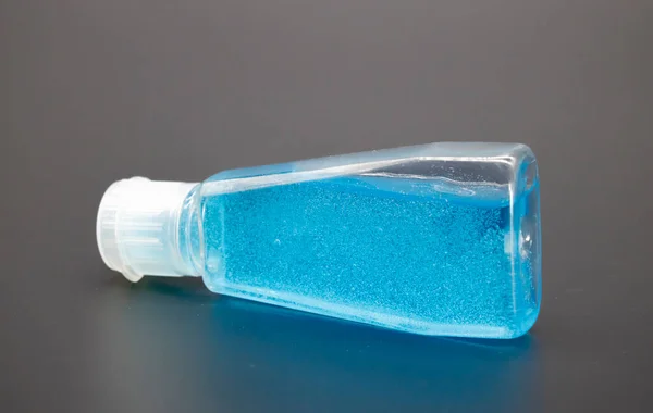 Handdesinfektionsmedel Flaska Närbild Isolat Svart Bakgrund — Stockfoto