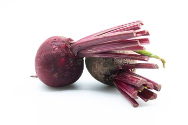  Beyaz arkaplanda lima fasulyesi dilimleri var.