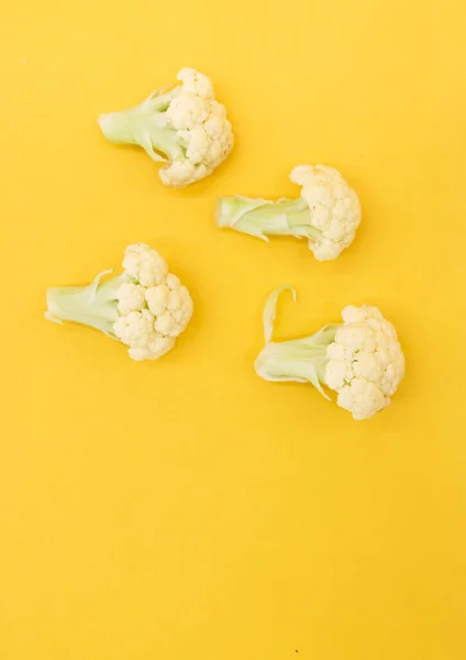 Cauliflower Isolated Yellow Background Vegetable Top View — Stock Photo, Image