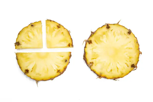 Čerstvý Ananas Izolované Žlutém Pozadí Zdravé Ovoce Vitamínem — Stock fotografie