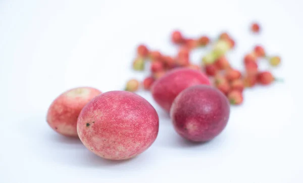 Berry Merah Diisolasi Latar Belakang Putih — Stok Foto