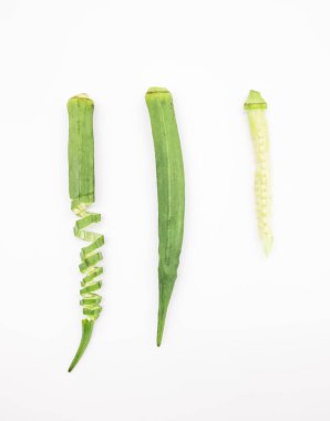 Bamya, Lady 's Finger, beyaz arka planda Bhintçe..