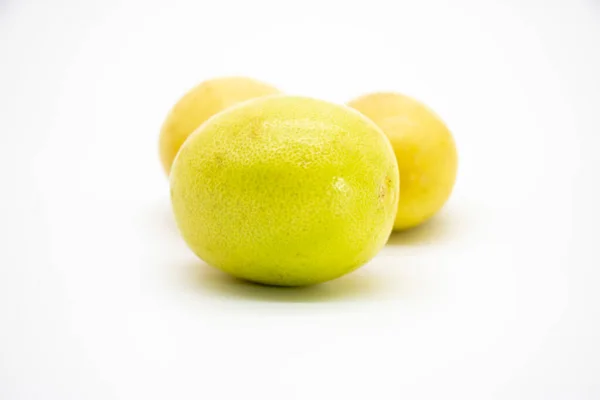 Grup Segar Lemon Terisolasi Latar Belakang Putih — Stok Foto