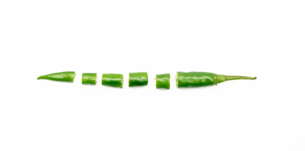 Groene Chili Peper Plakjes Geïsoleerd Witte Achtergrond Bovenaanzicht — Stockfoto
