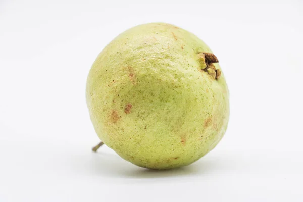 Guayaba Fresca Aislada Sobre Fondo Blanco — Foto de Stock