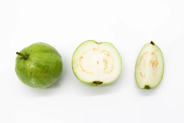 Buah Guava Diisolasi Pada Latar Belakang Putih — Stok Foto