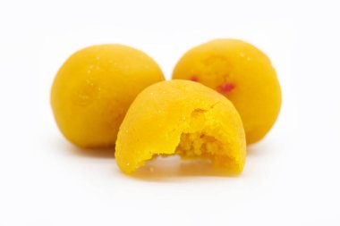 Geleneksel Hint Kış Tatlı Yemekleri Methi Laddu olarak da bilinir. Methi Ke Laddu veya FenuGreek Laddu, FenuGreek tohumlarından yapılır, Ginger, Saunf ve Jaggery