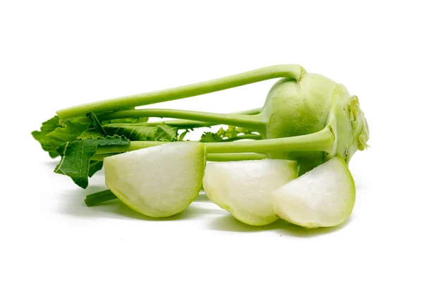 Kohlrabi Gemüsescheiben Isoliert Auf Weißem Hintergrund — Stockfoto