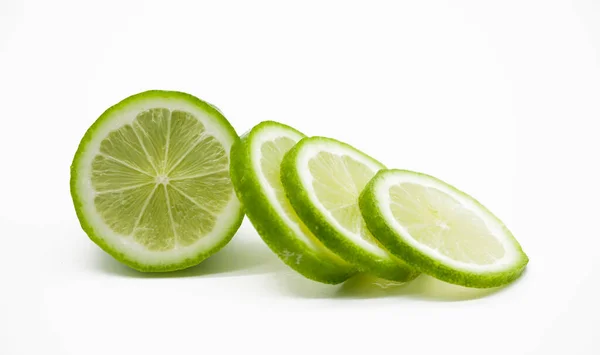 Зелені Скибочки Лимонів Ізольовані Білому Тлі — стокове фото