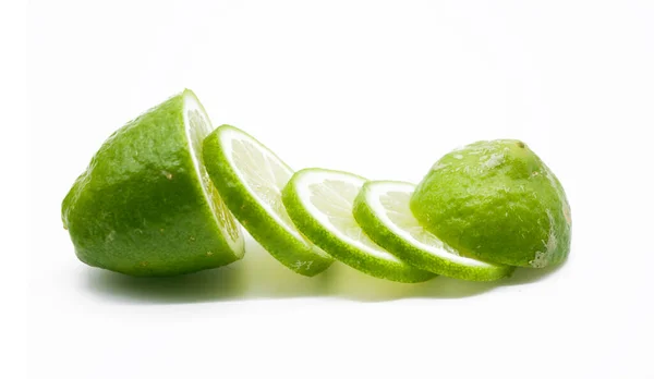 Зелені Скибочки Лимонів Ізольовані Білому Тлі — стокове фото