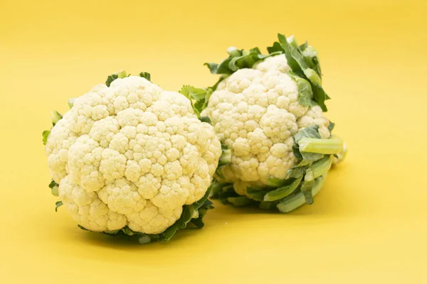 Cauliflower Papper Isolated Yellow Background Clipping Path — Stock Photo, Image